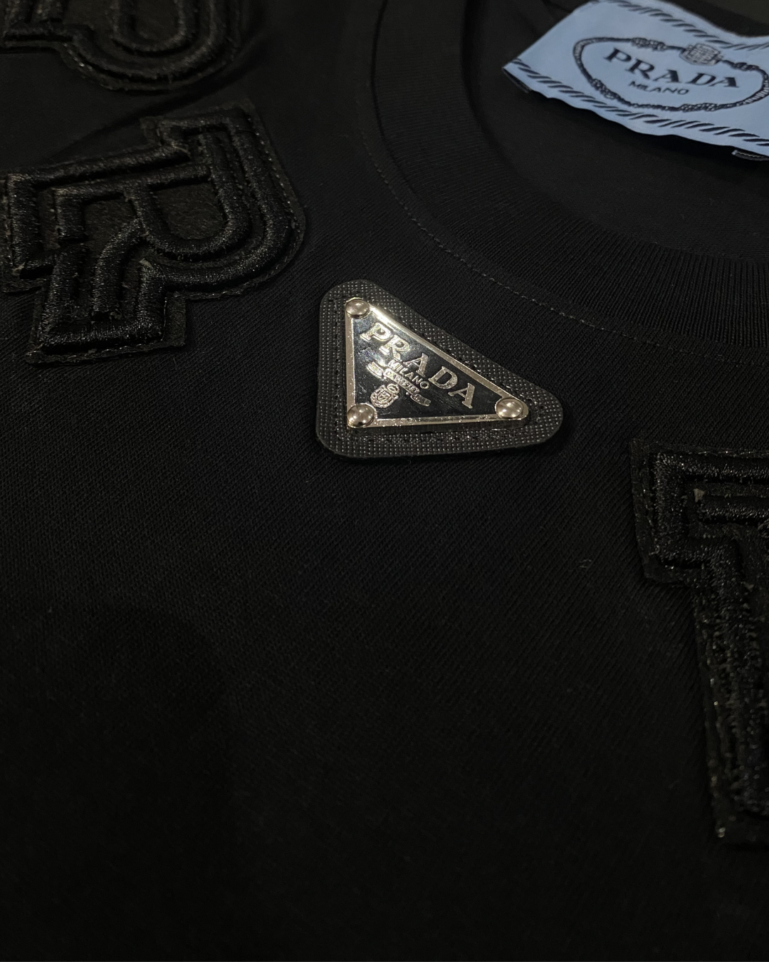 PLAYERA PRADA
