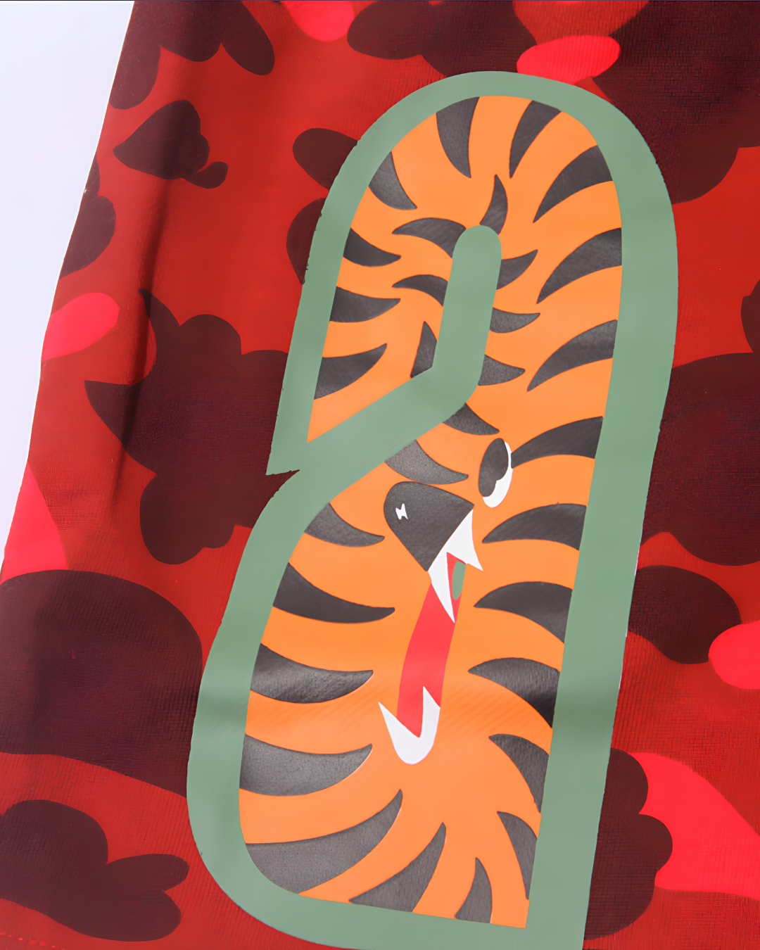 SHORT BAPE SHARK CAMO V2