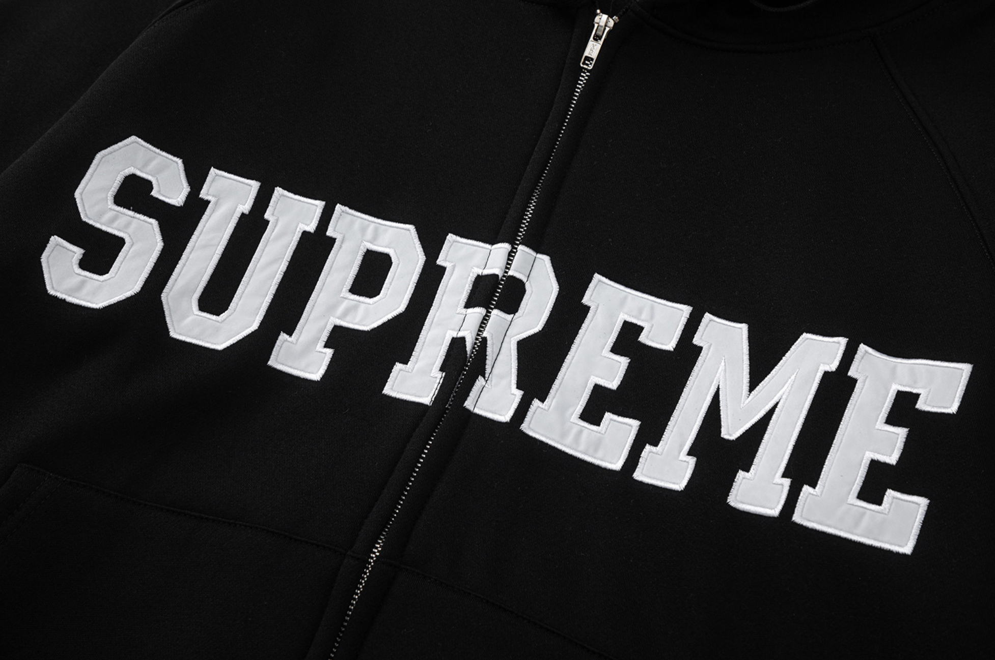 HOODIE ZIPPER SUPREME