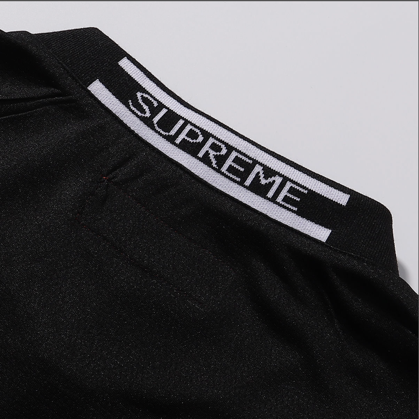JERSEY SUPREME CREST