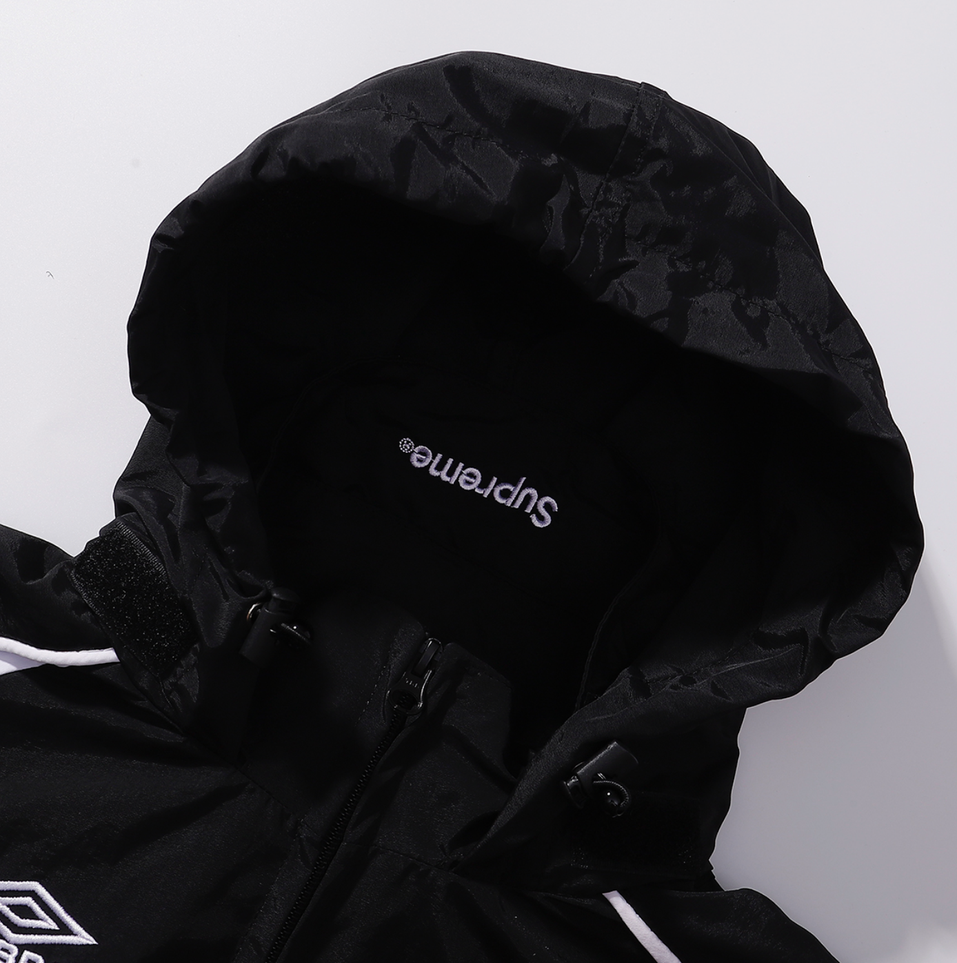 JACKET SUPREME X UMBRO