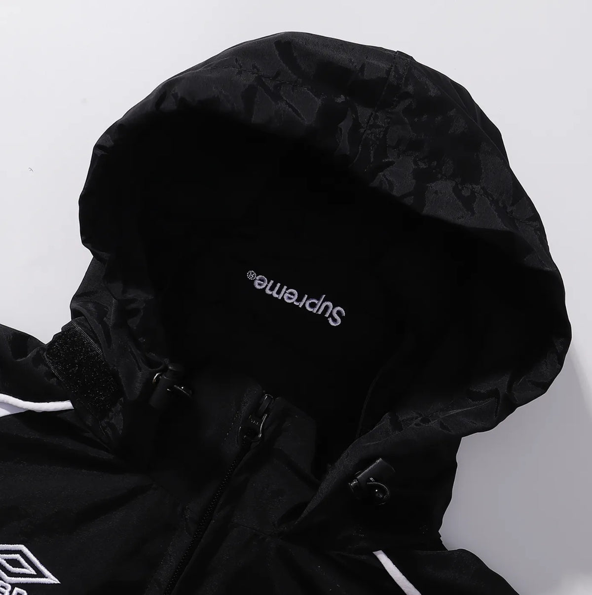 JACKET SUPREME X UMBRO