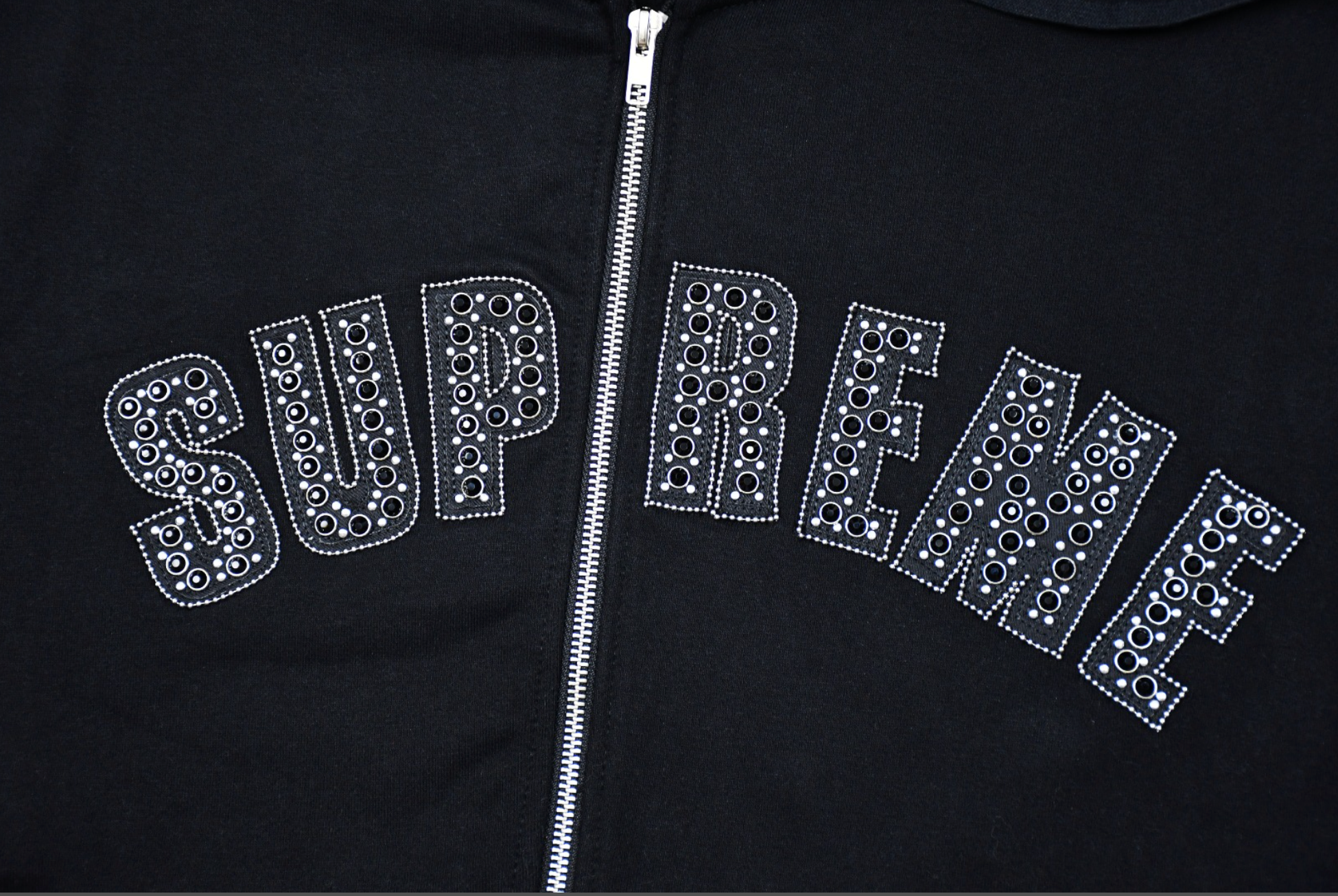 HOODIE ZIPPER SUPREME