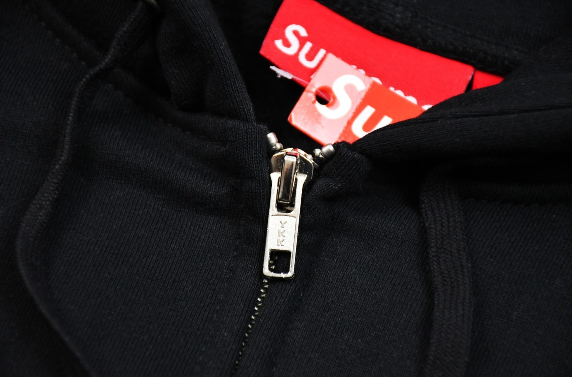 HOODIE ZIPPER SUPREME