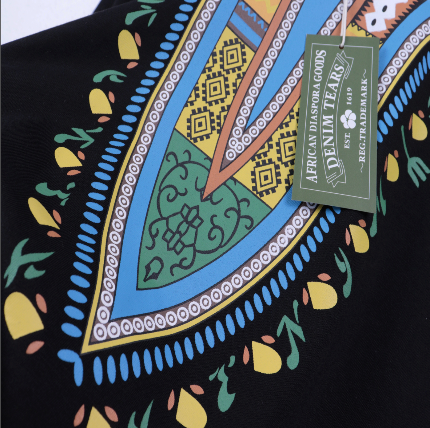 PLAYERA DASHIKI DENIM TEARS