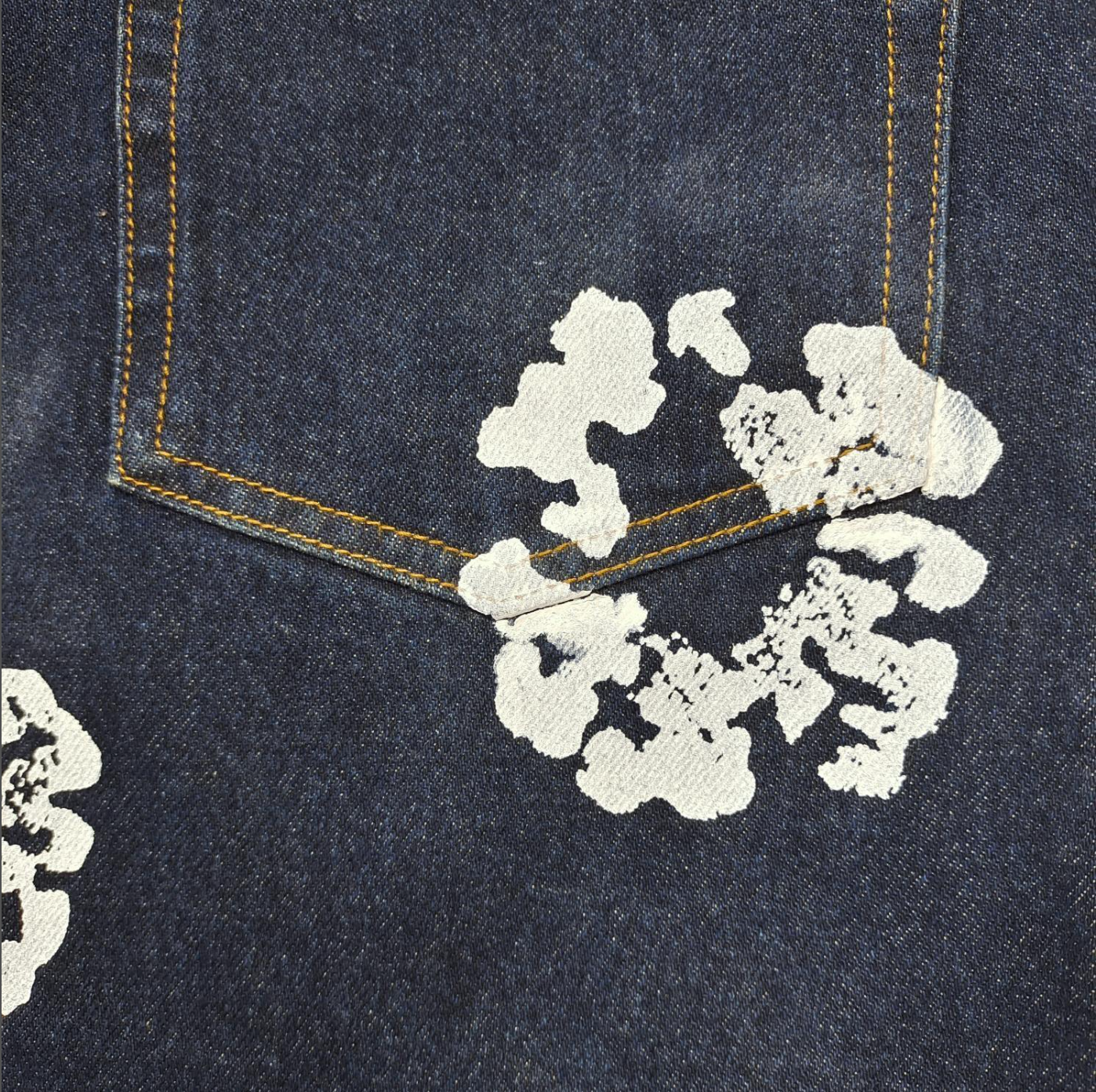 SHORT DENIM TEARS