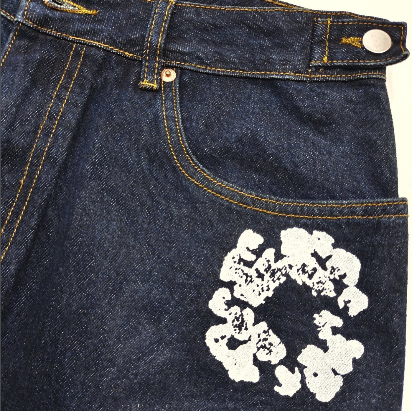 SHORT DENIM TEARS
