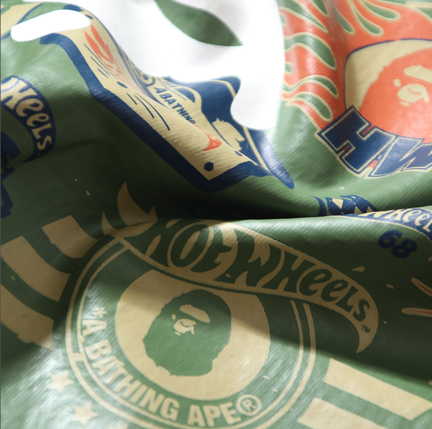 PLAYERA BAPE X HOT WHEELS