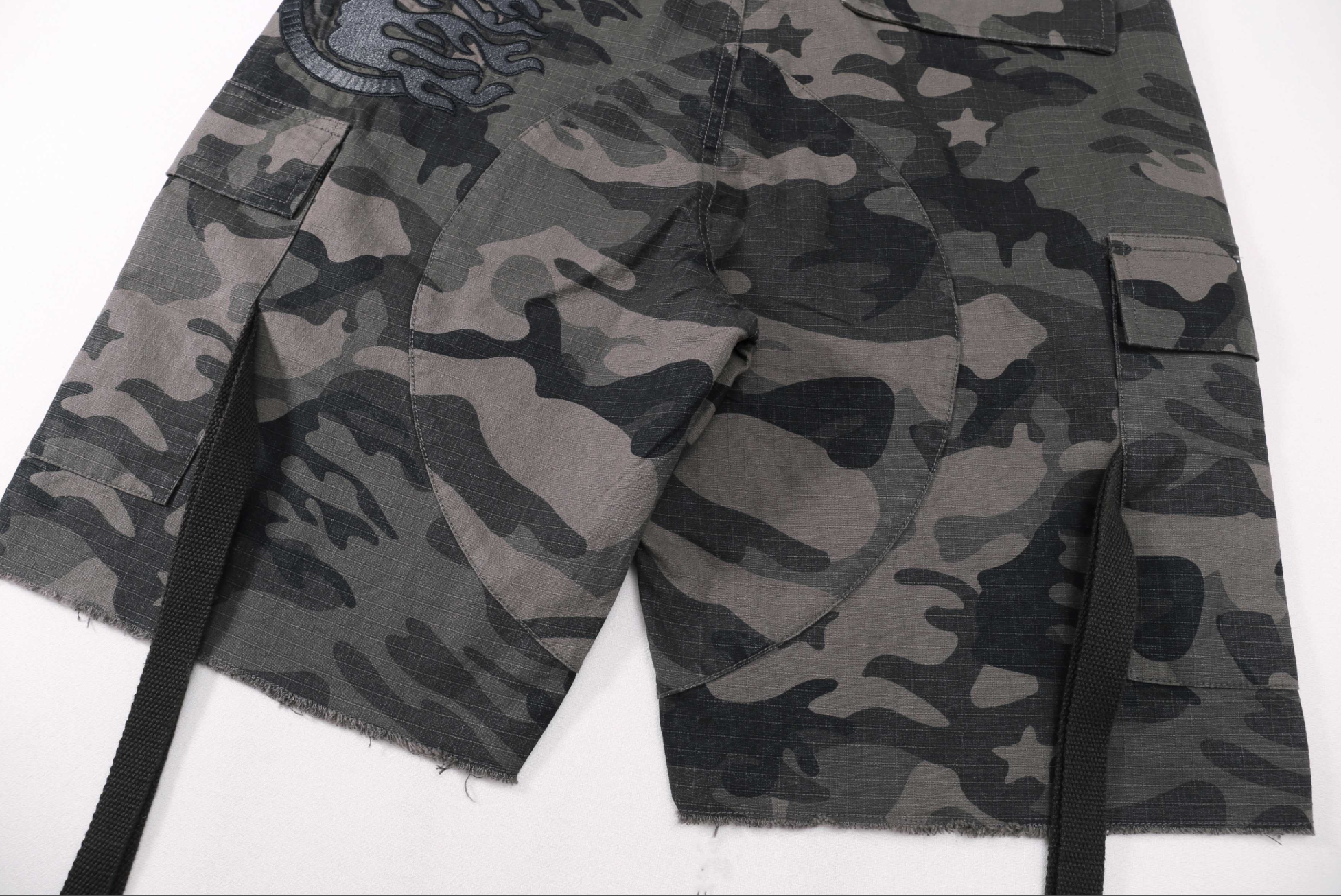 SHORT HELLSTAR CAMO