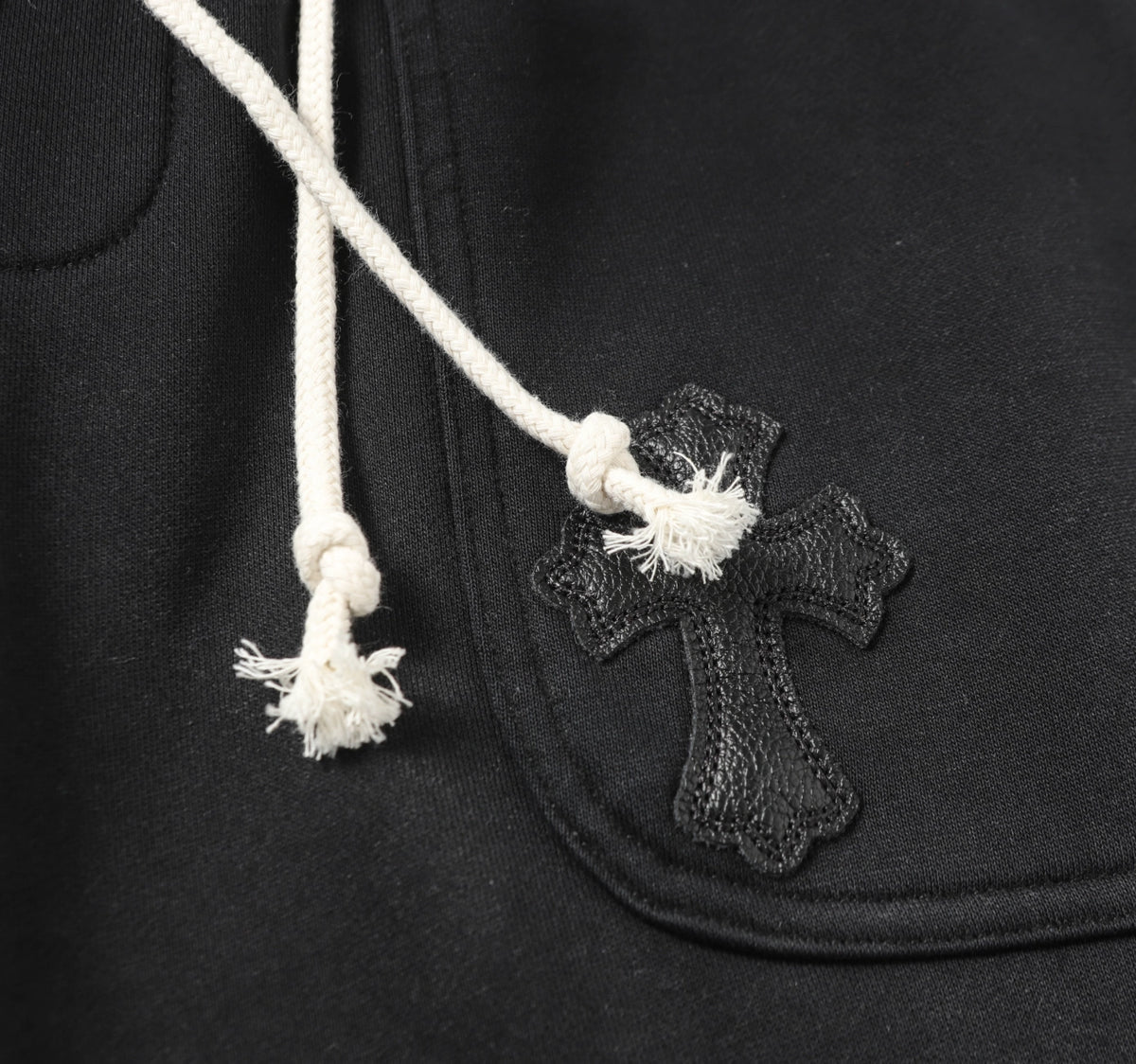 SHORT CHROME HEARTS