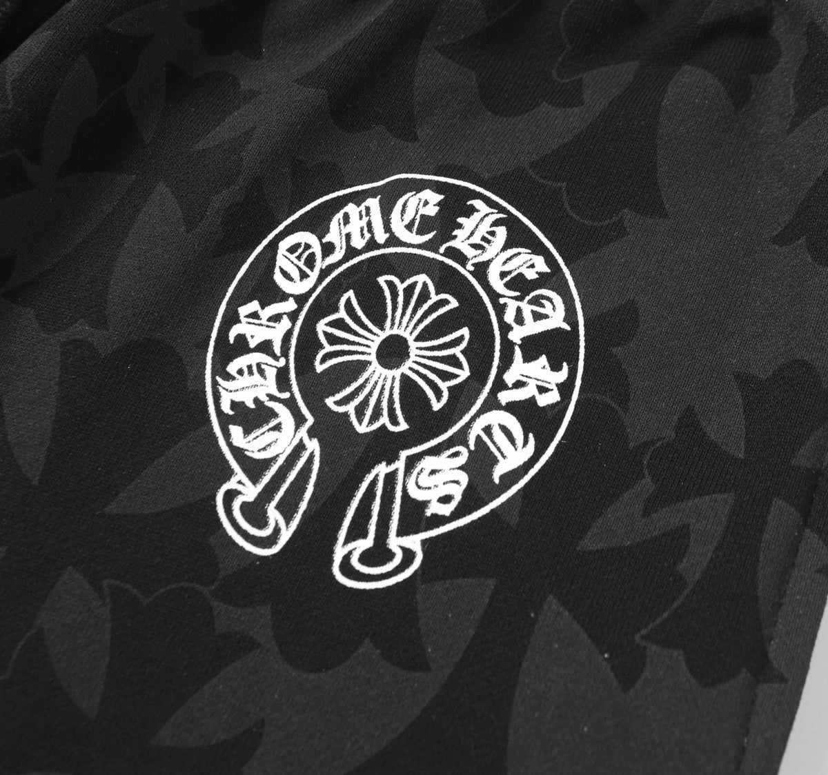 SHORT CHROME HEARTS