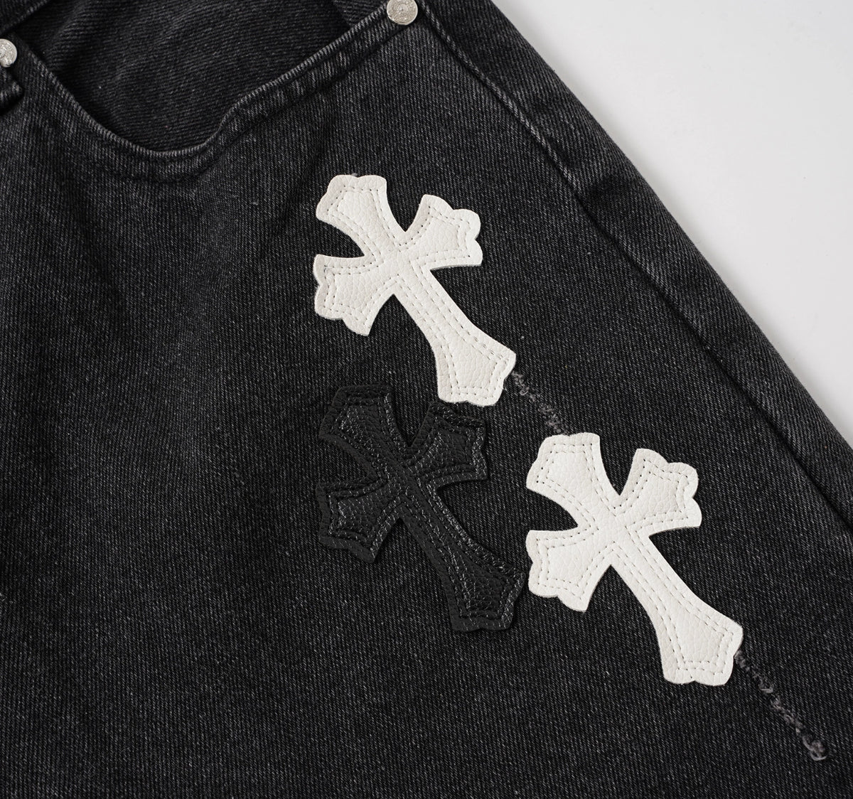 SHORT CHROME HEARTS