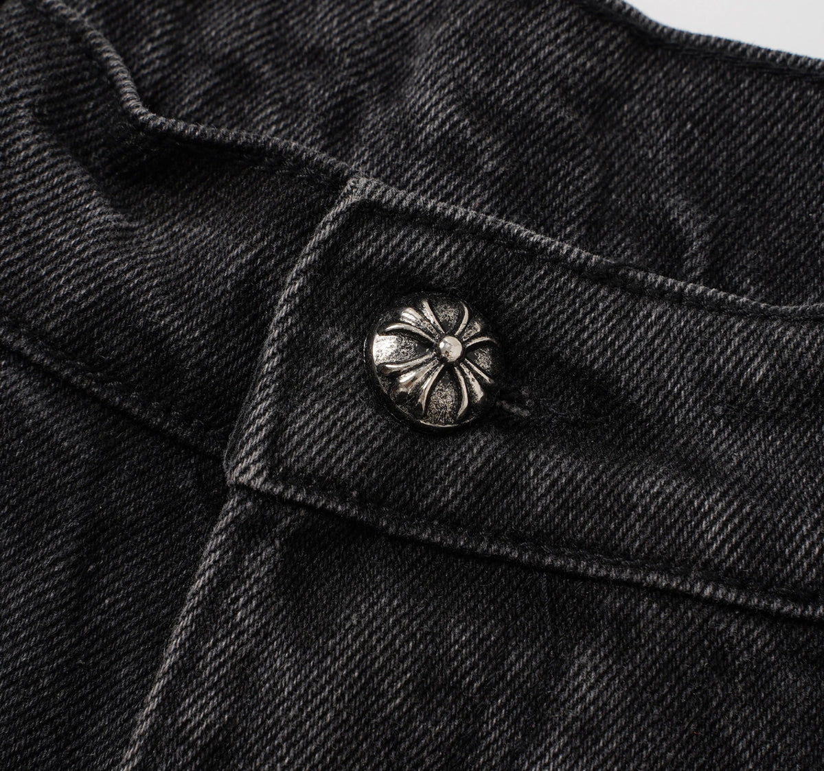 SHORT CHROME HEARTS