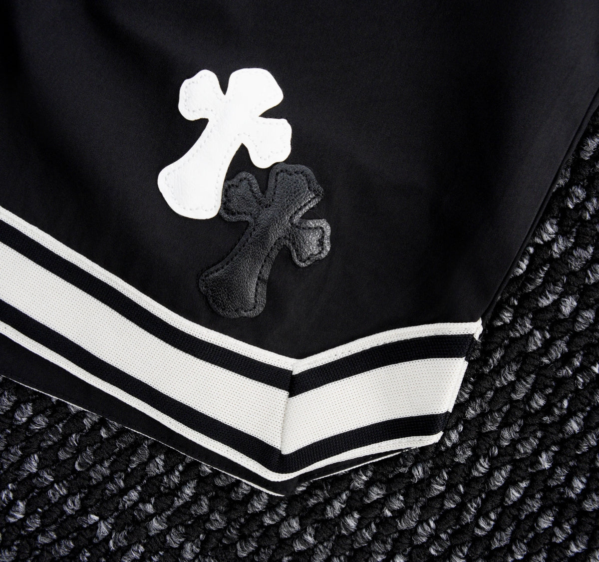 SHORT CHROME HEARTS