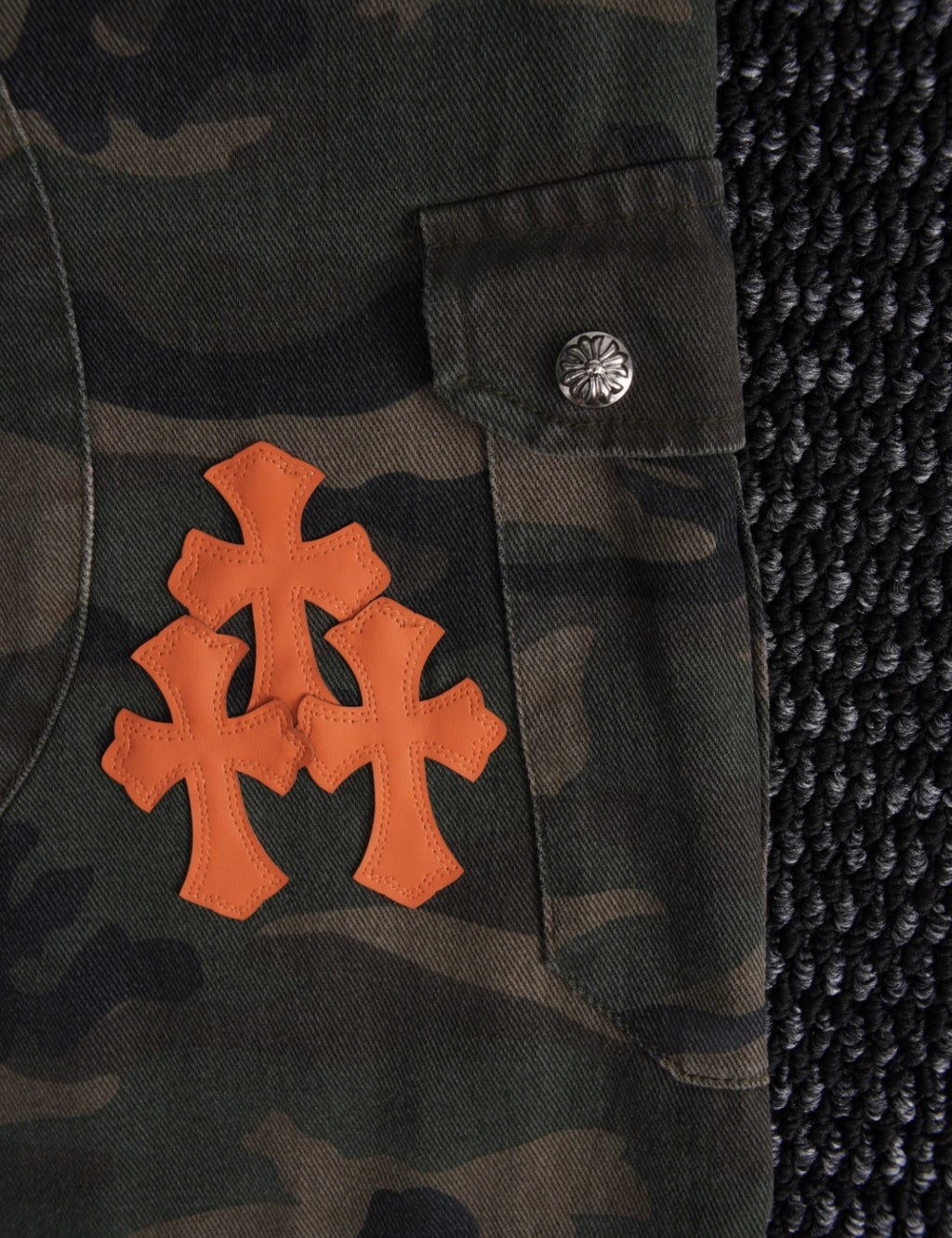SHORT CAMO CHROME HEARTS